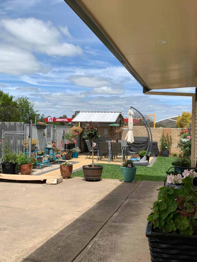 Cowra Crest Motel Exterior foto