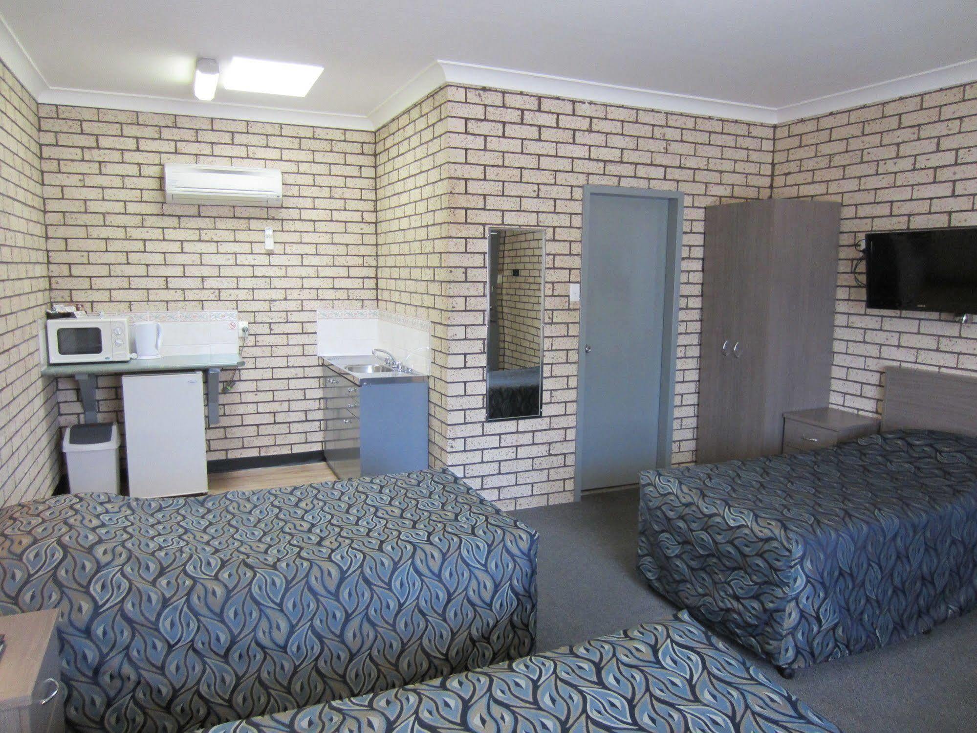 Cowra Crest Motel Exterior foto